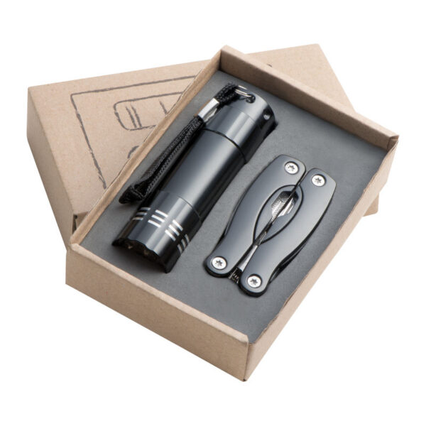 Set lanterne și unelte